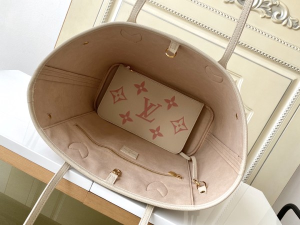  Handbag   Louis Vuitton  M21579  size   31.0 x 28.0 x 14.0  cm