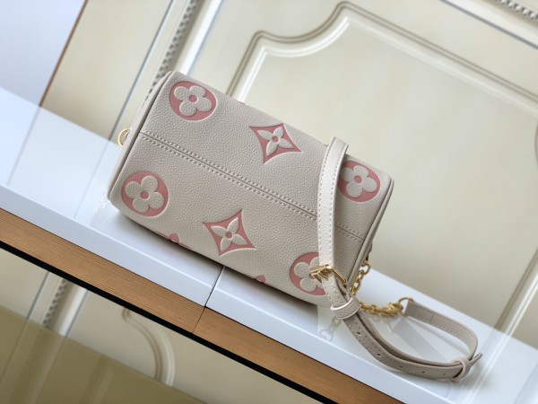 Handbag   Louis Vuitton    M46397  size  20.5 x 13.5 x 12.0   cm