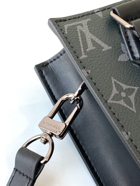  Handbag    Louis Vuitton   m46453   size  19 x 22 x 7  cm