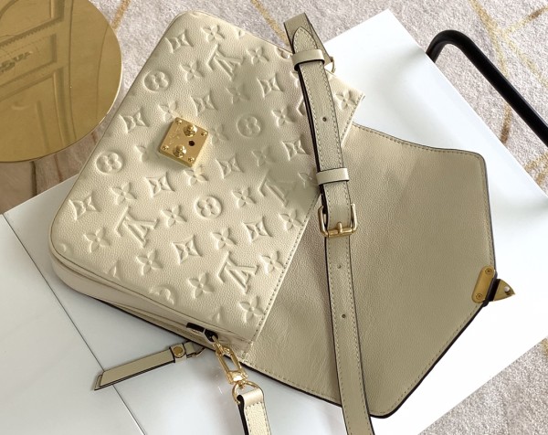 Handbag  Louis Vuitton  M40780  size  25 x 19 x 9  cm