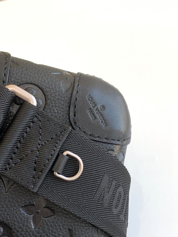 Handbag   Louis Vuitton   M20439   size  21 x 12 x 6.5  cm