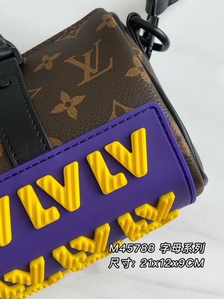  Handbag   Louis Vuitton  M45788   size  21 x 12 x 9  cm 