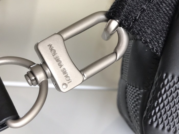 LOUIS VUITTON Avenue Cow Leather Sling Bag Crossbody Bag Shoulder Bag Men's Agate Black N41720 size 20*10*31cm