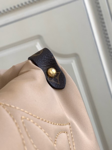 Handbag   Louis Vuitton M59007  size  41 x 34 x 19 cm 