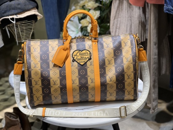  Handbag   Louis Vuitton  M45967  