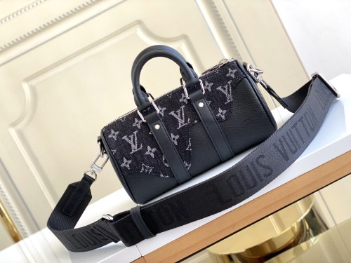  Handbag  Louis Vuitton   M90689  size  21×9×12 cm