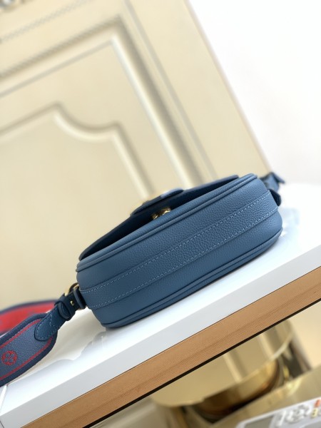 Handbag  Louis Vuitton  M58964  size  21 x 15 x 6.5  cm 