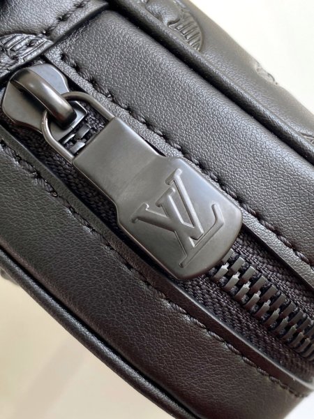 Handbag   Louis Vuitton  M44972  size  16.0 x 21.0 x 4.5 cm