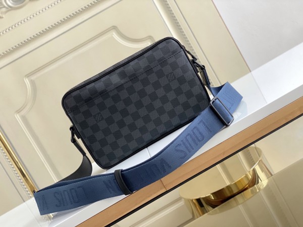 Handbag   Louis Vuitton  N40188  size  26.0 x 17.0 x 5.0 cm