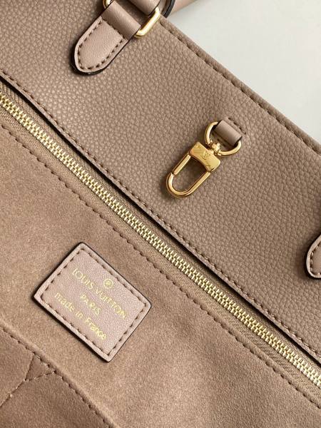  Handbag   Louis Vuitton   M44925   size  41.0 x 34.0 x 19.0 cm