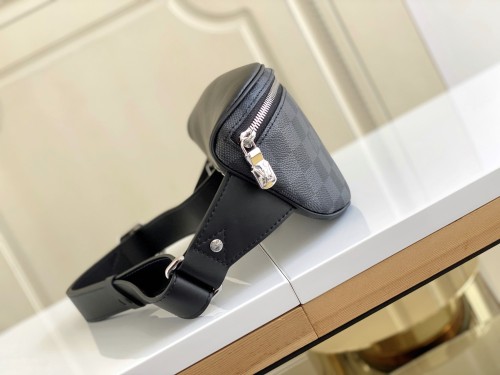   Handbag   Louis Vuitton  40362  size  26x13x7 CM