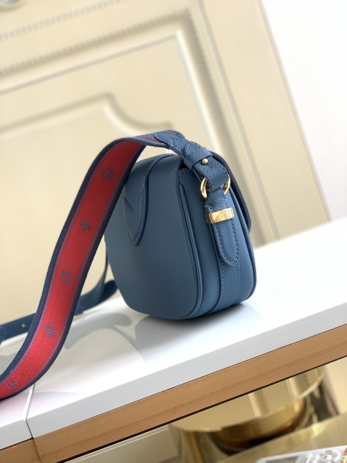 Handbag  Louis Vuitton  M58964  size  21 x 15 x 6.5  cm 