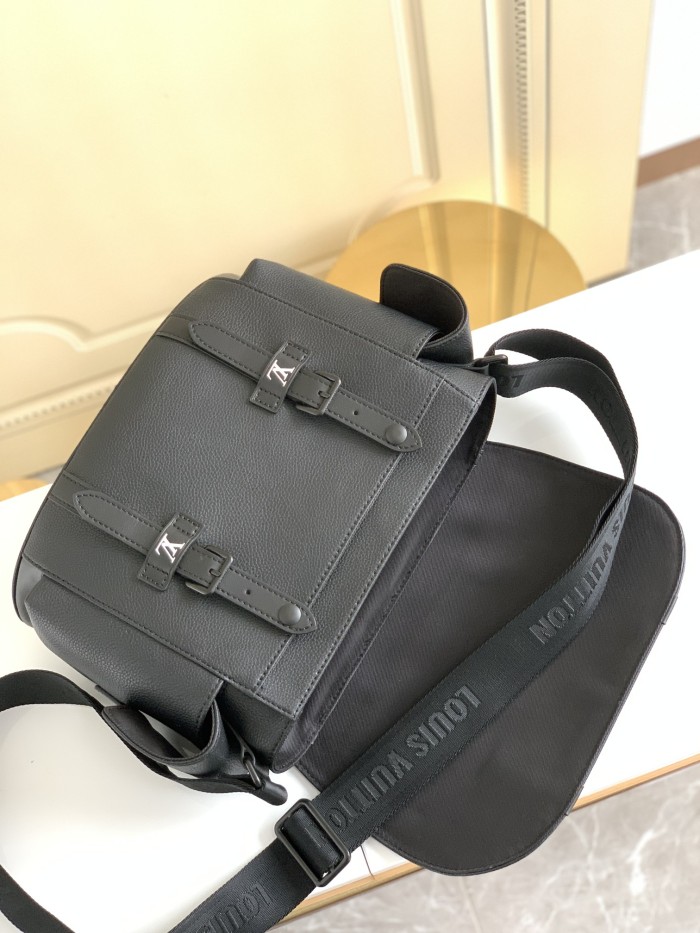  Handbag   Louis Vuitton  M58476  size  25 x 29 x 9  cm 