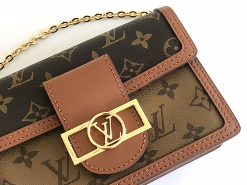  Handbag   Louis Vuitton  M68746  size  18.5x12x5  cm