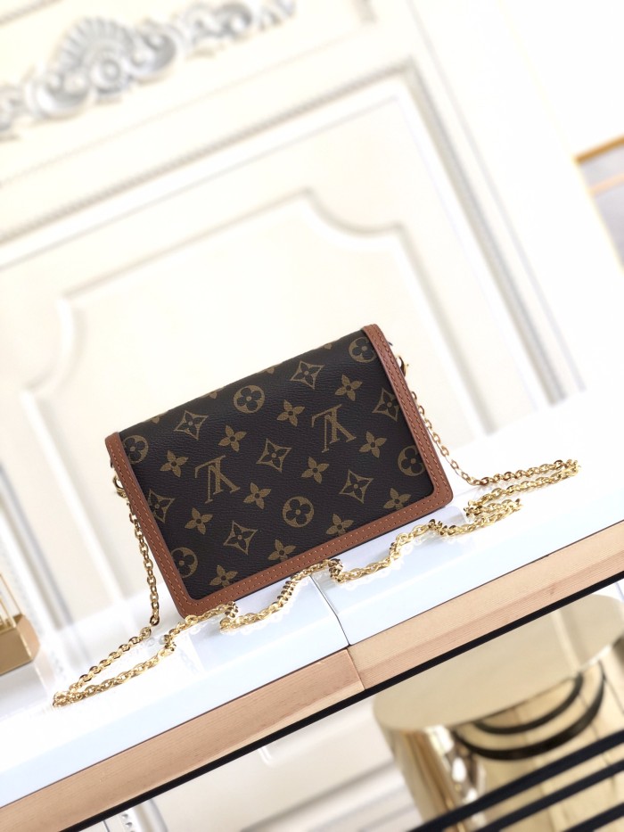  Handbag   Louis Vuitton  M68746  size  18.5x12x5  cm