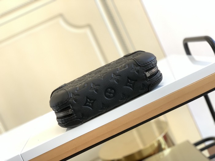 Handbag   Louis Vuitton   M20439   size  21 x 12 x 6.5  cm