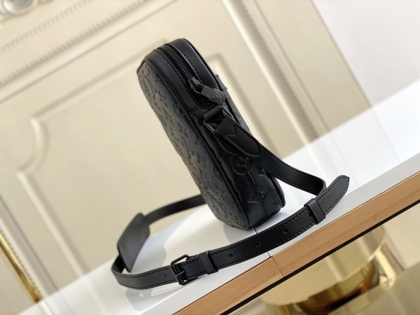 Handbag   Louis Vuitton  M44972  size  16.0 x 21.0 x 4.5 cm