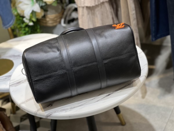 Handbag   Louis Vuitton  M57416   size   45x 27x 20  cm  