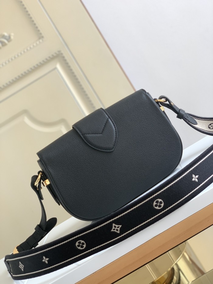  Handbag  Louis Vuitton  M58967  size  25 x 17.5 x 8   cm