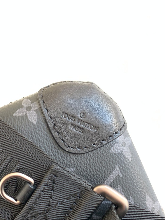 Handbag   Louis Vuitton  M45579  size  21 x 12 x 6.5  cm 