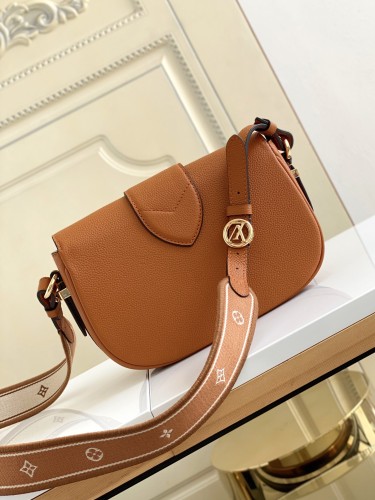  Handbag  Louis Vuitton  M58968  size 25 x 17.5 x 8  cm