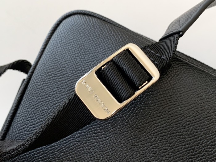  Handbag   Louis Vuitton  M33435  size   29.5x20x10.5 cm