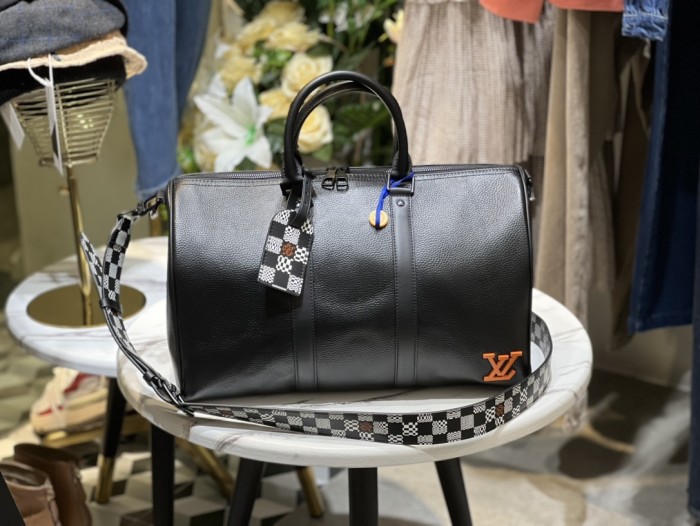 Handbag   Louis Vuitton  M57416   size   45x 27x 20  cm  
