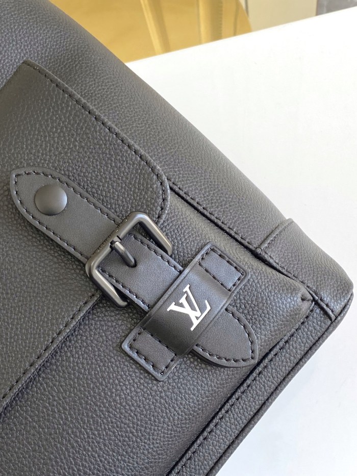 Handbag   Louis Vuitton   M58644   size  30 x 42 x 17  cm  