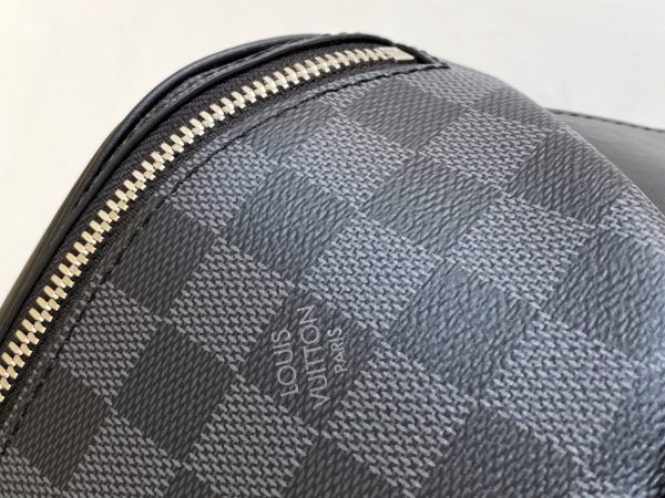   Handbag   Louis Vuitton  40362  size  26x13x7 CM