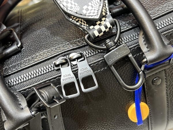 Handbag   Louis Vuitton  M57416   size   45x 27x 20  cm  