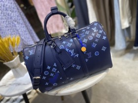 Handbag   Louis Vuitton  M57845  size 42 x 26 x 20  cm