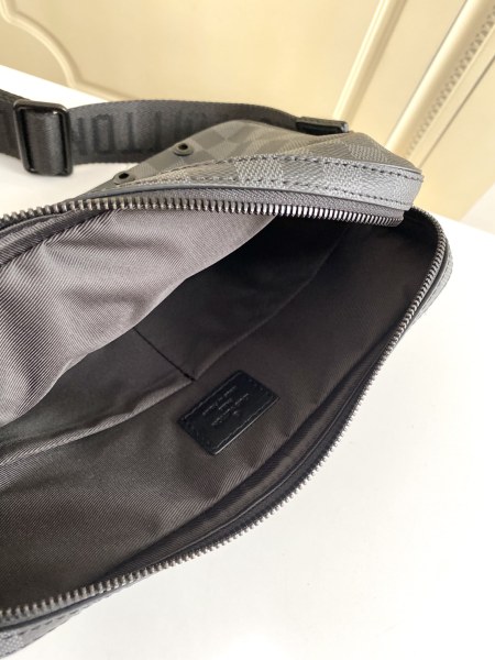 Handbag  Louis Vuitton   N44339  size  26.0 x 17.0 x 5.0  cm