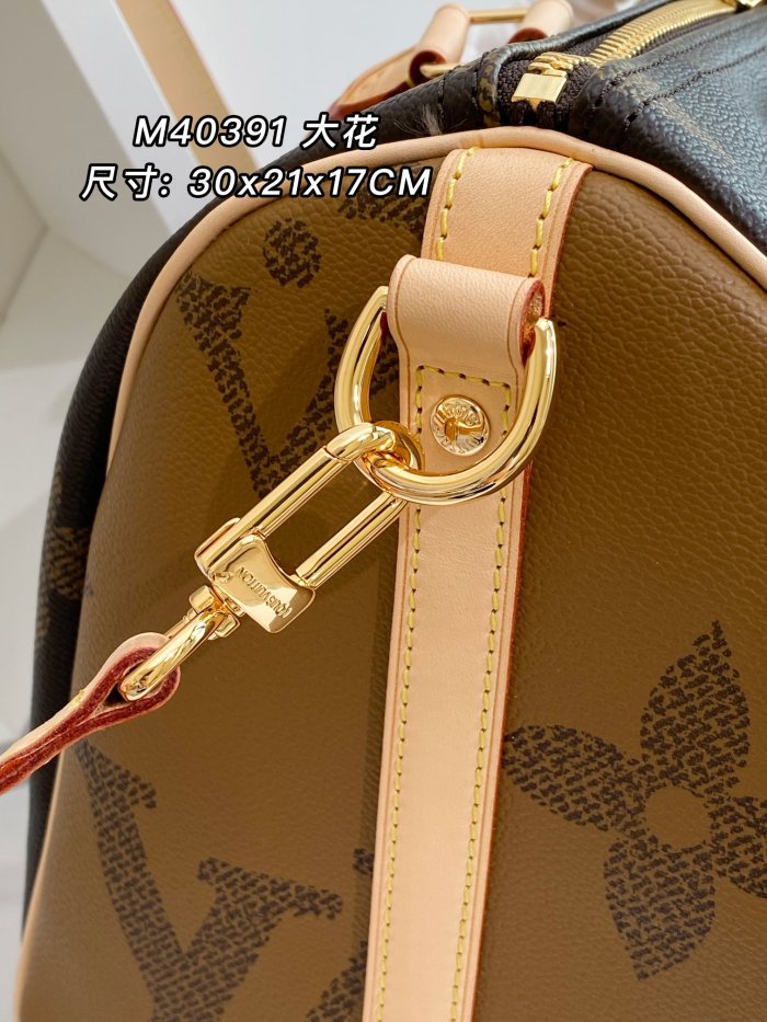  Handbag  Louis Vuitton   M44601  size  30.0 x 21.0 x 17.0 cm