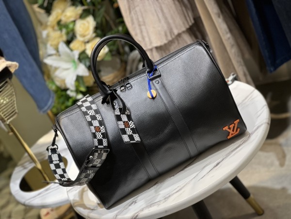 Handbag   Louis Vuitton  M57416   size   45x 27x 20  cm  