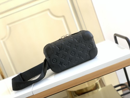 Handbag   Louis Vuitton   M20439   size  21 x 12 x 6.5  cm