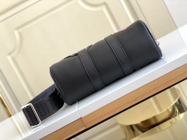  Handbag  Louis Vuitton   M90689  size  21×9×12 cm