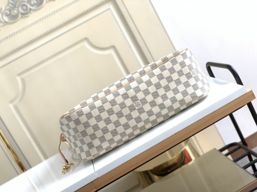 Handbag  Louis Vuitton  M50156  size   41.0×33.0×15.0  cm