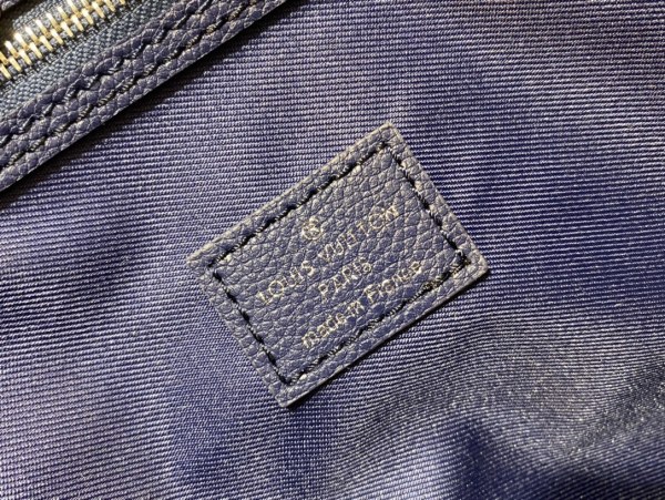 Handbag   Louis Vuitton  M57845  size 42 x 26 x 20  cm