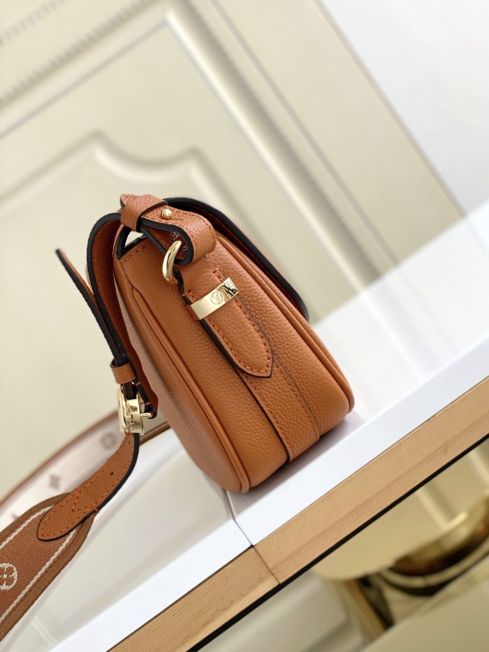  Handbag  Louis Vuitton  M58968  size 25 x 17.5 x 8  cm