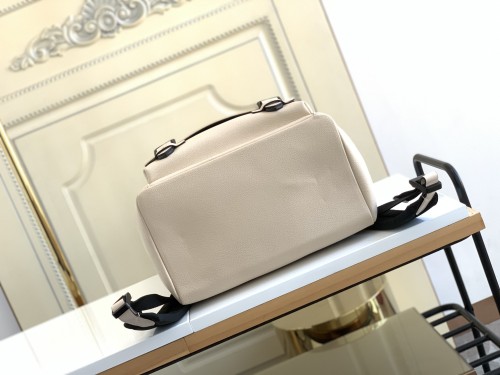  Handbag  Louis Vuitton    M58644   size  30 x 42 x 17  cm