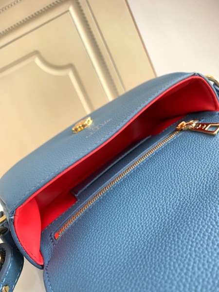 Handbag  Louis Vuitton  M58964  size  21 x 15 x 6.5  cm 