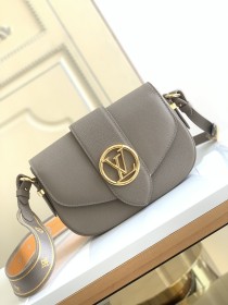  Handbag   Louis Vuitton  M58728  size  25 x 17.5 x 8  cm