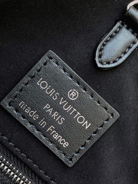 Handbag   Louis Vuitton   M45595  size  35-28-15 cm