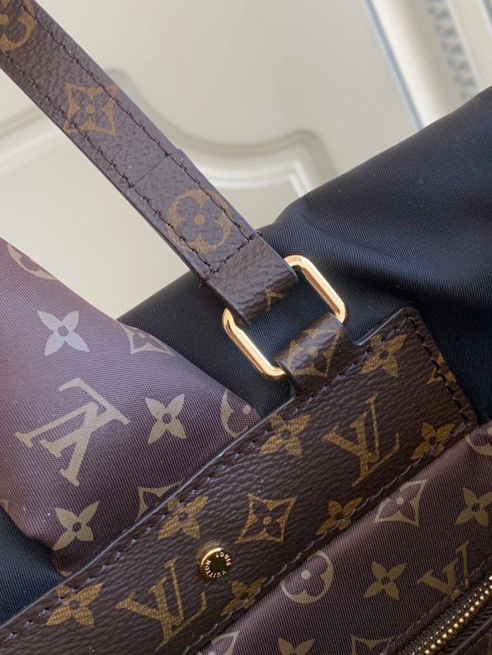 Handbag   Louis Vuitton  M59007  size  41 x 34 x 19 cm