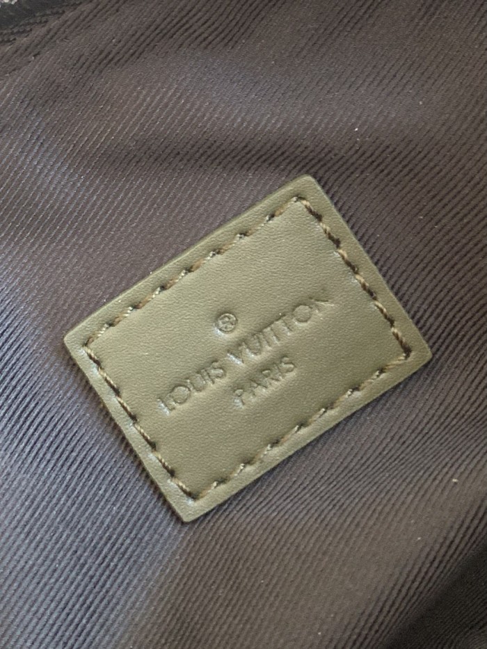 Handbag   Louis Vuitton  M57961  size  21 x 12 x 9  cm 