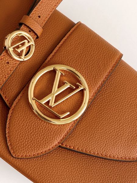  Handbag  Louis Vuitton  M58968  size 25 x 17.5 x 8  cm