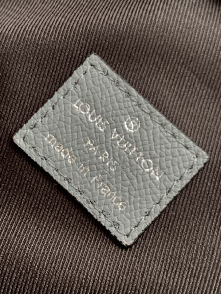  Handbag   Louis Vuitton  M30801  size  20 x 31 x 10  cm