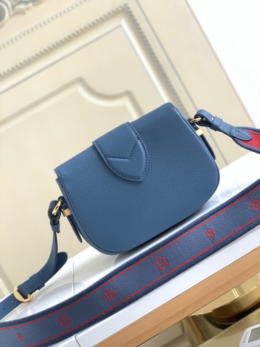 Handbag  Louis Vuitton  M58964  size  21 x 15 x 6.5  cm 