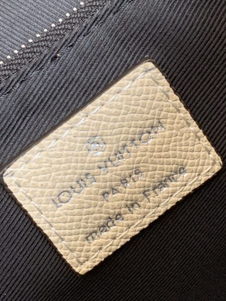  Handbag   Louis Vuitton  M30813  size  28.3 x 18.3 x 4.3  cm