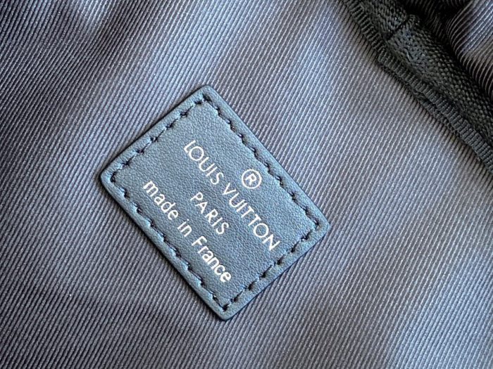 Handbag   Louis Vuitton   M58644   size  30 x 42 x 17  cm  